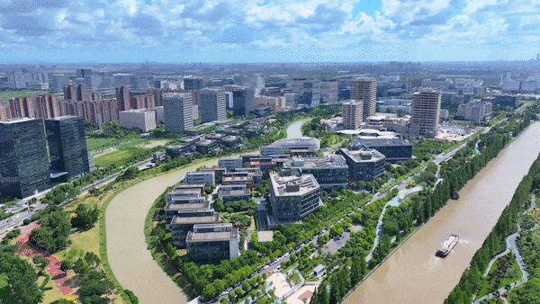 心 - 环境 户型价格地址楼盘详情配套电话交房时间配套电话交房时间凯发国际K8招商中旅·壹江臻邸(售楼处)  -招商壹江臻邸销售中(图8)